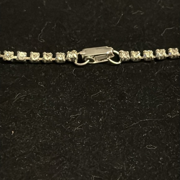 Vintage crystal drop Elegant Silver sparkly Necklace - Picture 4 of 12